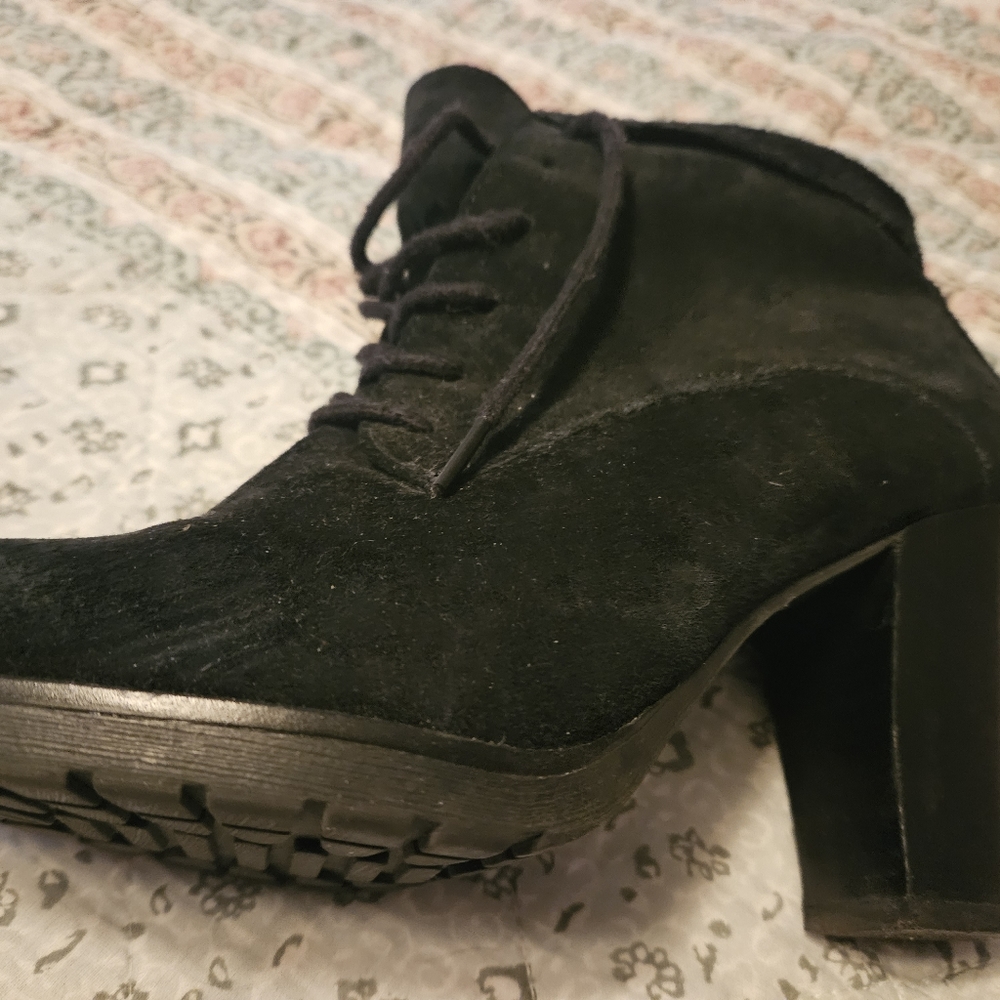 Boots - Picture 3 of 6